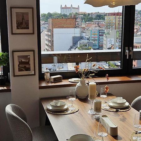 Panorama View Design Apt In Old Town - Free Parking Bratislava Eksteriør billede