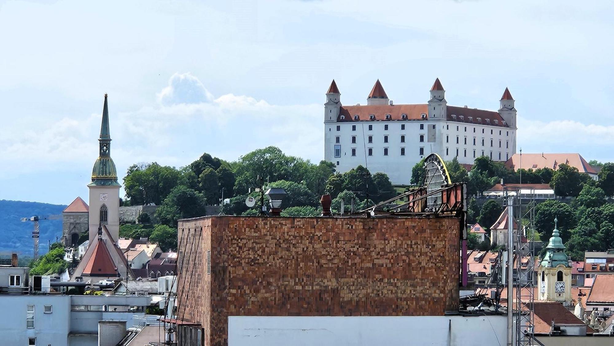 Panorama View Design Apt In Old Town - Free Parking Bratislava Eksteriør billede