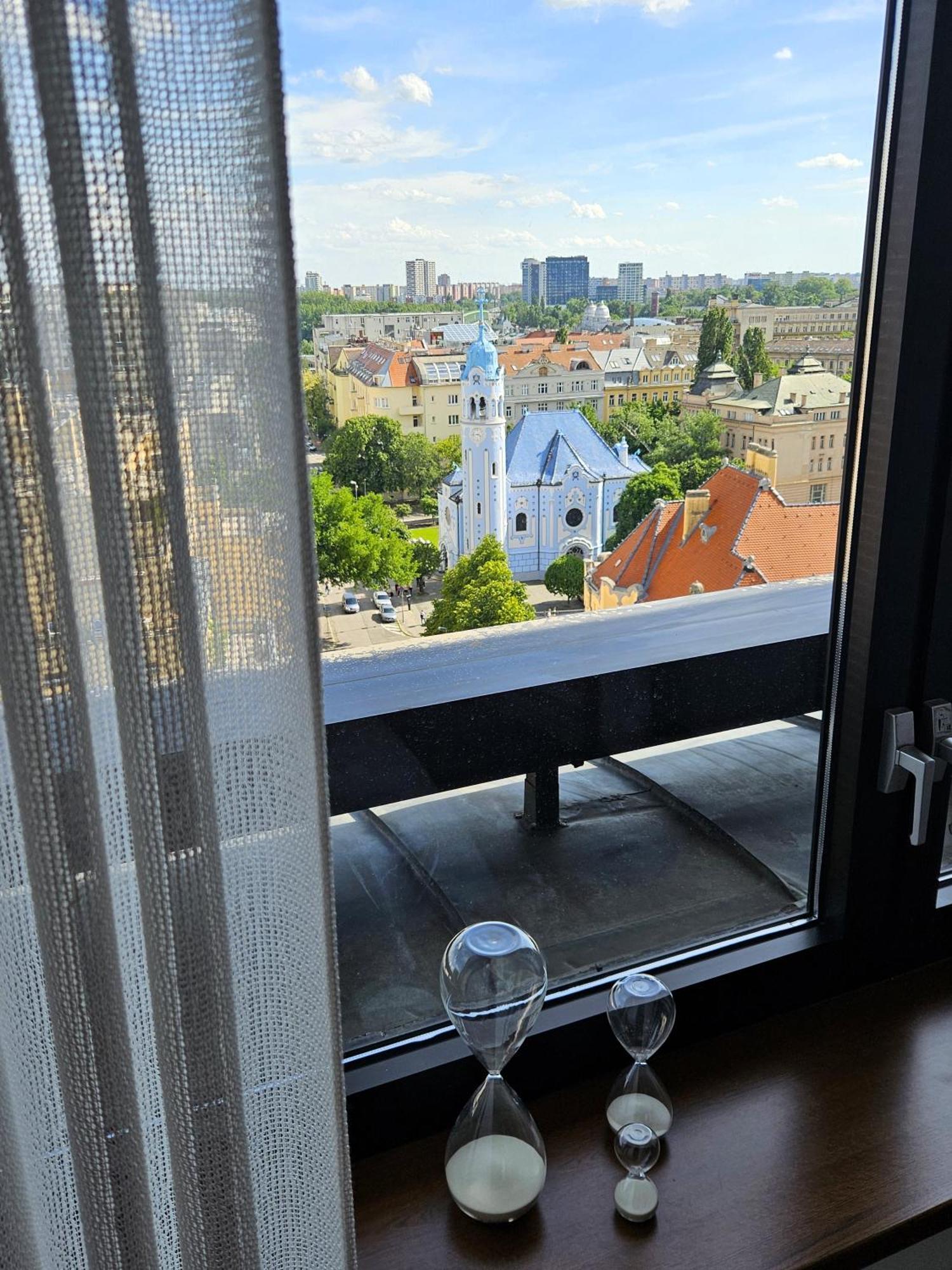 Panorama View Design Apt In Old Town - Free Parking Bratislava Eksteriør billede