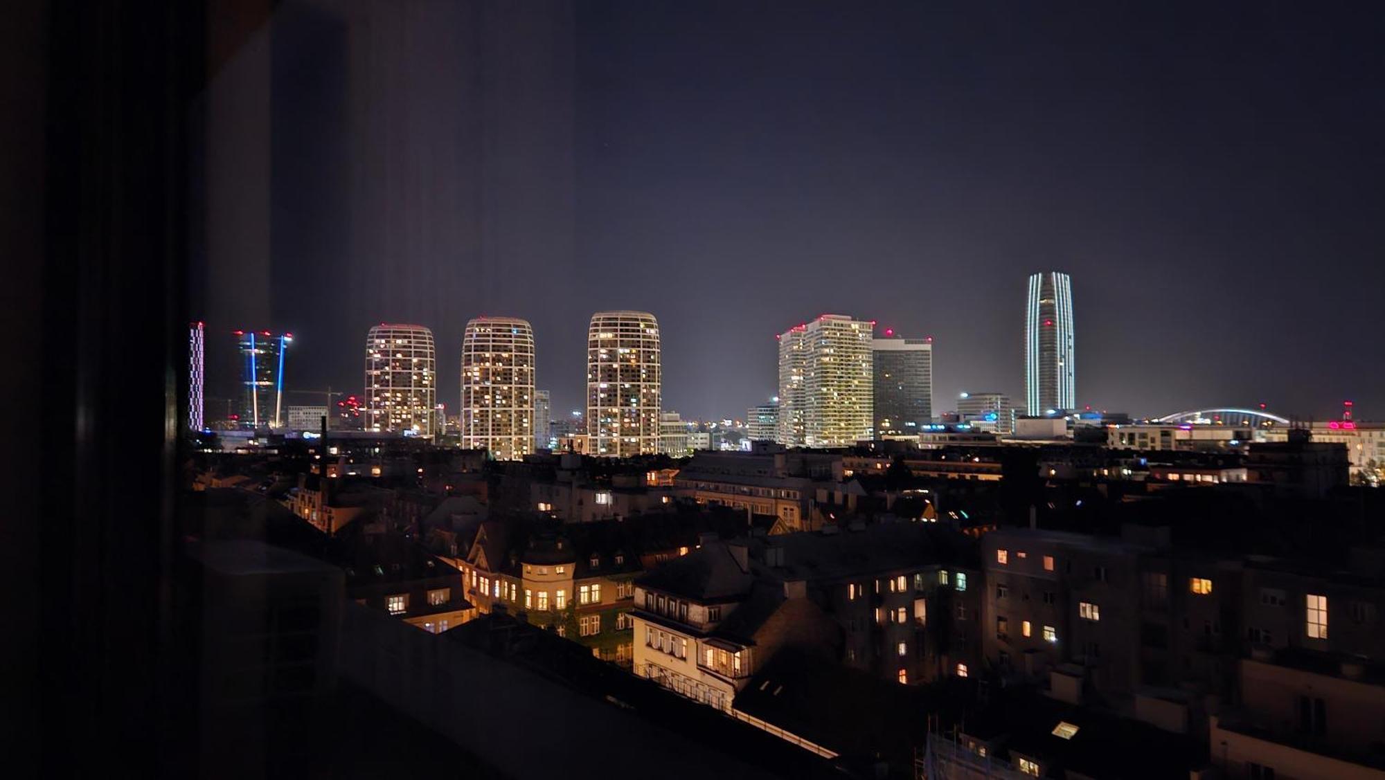 Panorama View Design Apt In Old Town - Free Parking Bratislava Eksteriør billede
